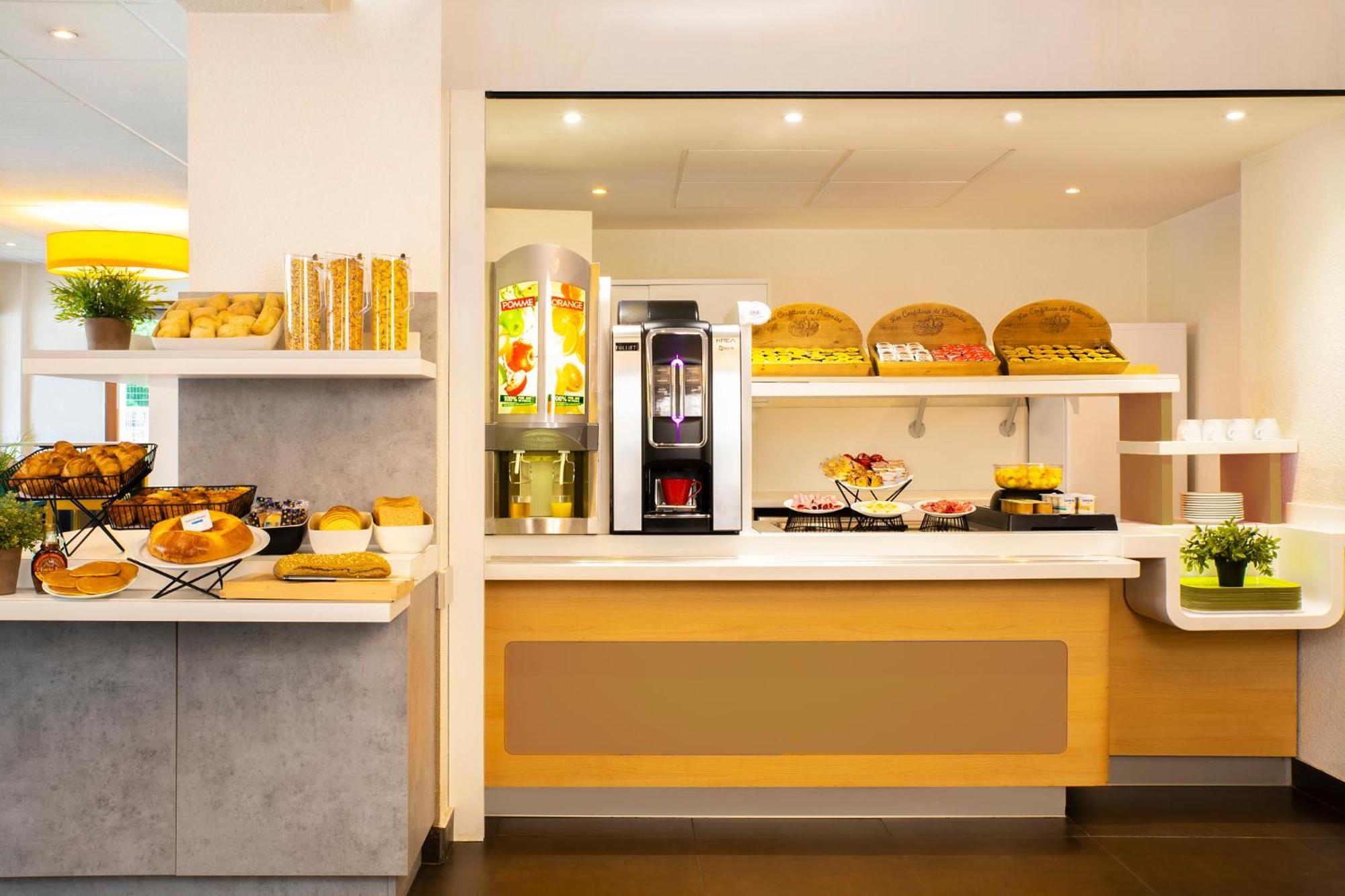 Ibis Budget Grenoble Voreppe Exterior photo