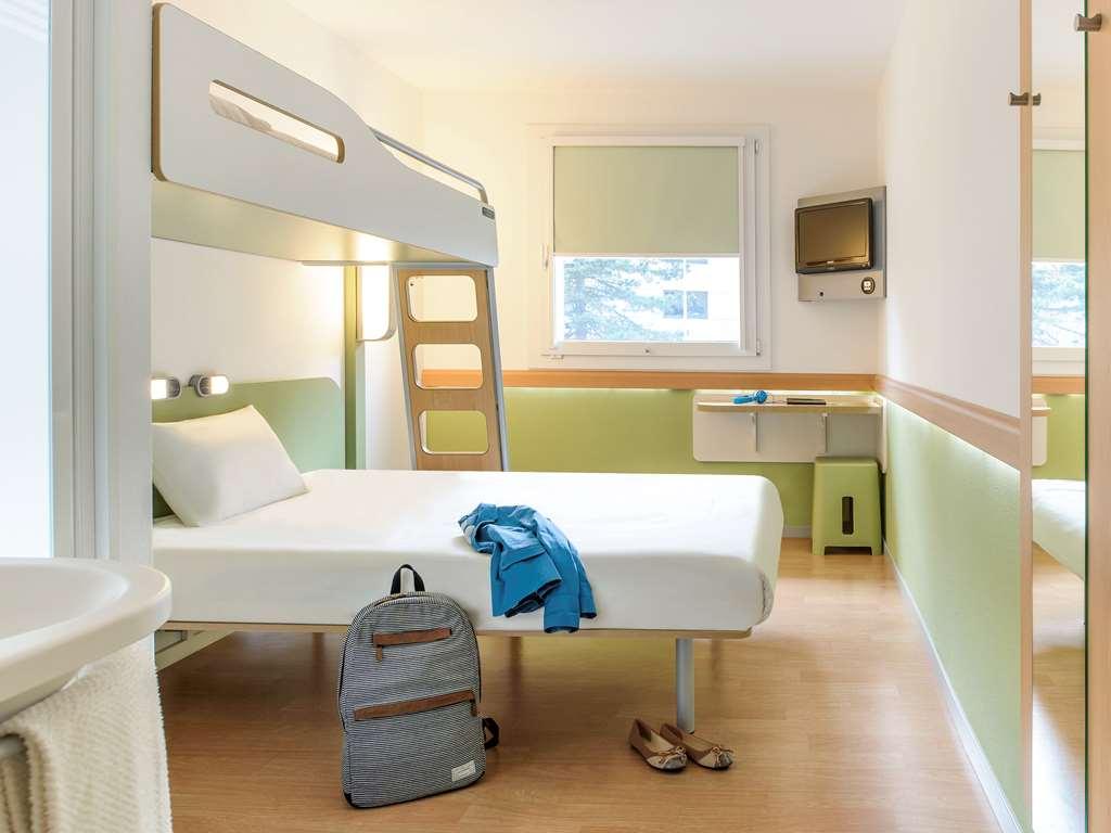 Ibis Budget Grenoble Voreppe Room photo